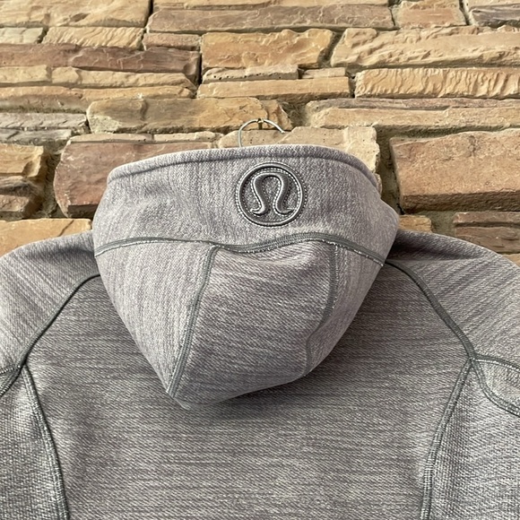 RARE LULULEMON Scuba Hoodie! - Picture 6 of 10